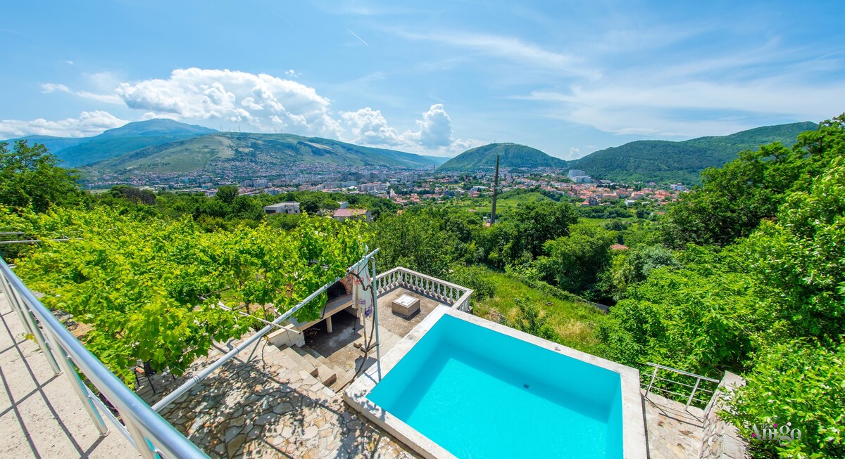 Perfect view of Mostar - with swimming pool