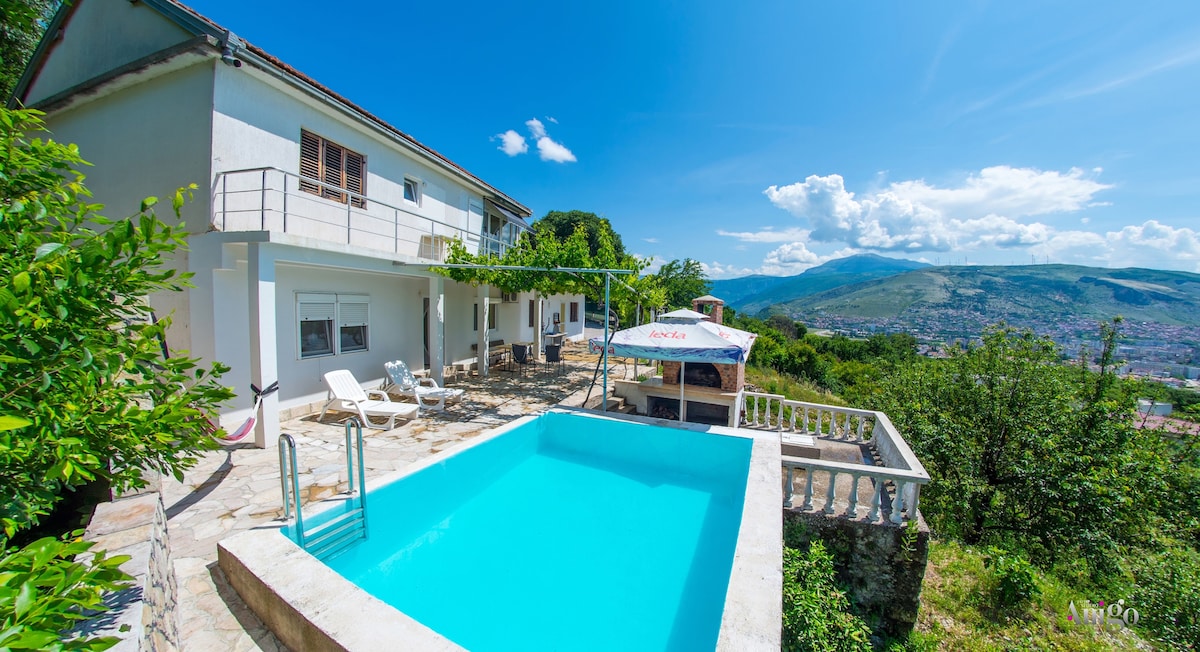 Perfect view of Mostar - with swimming pool