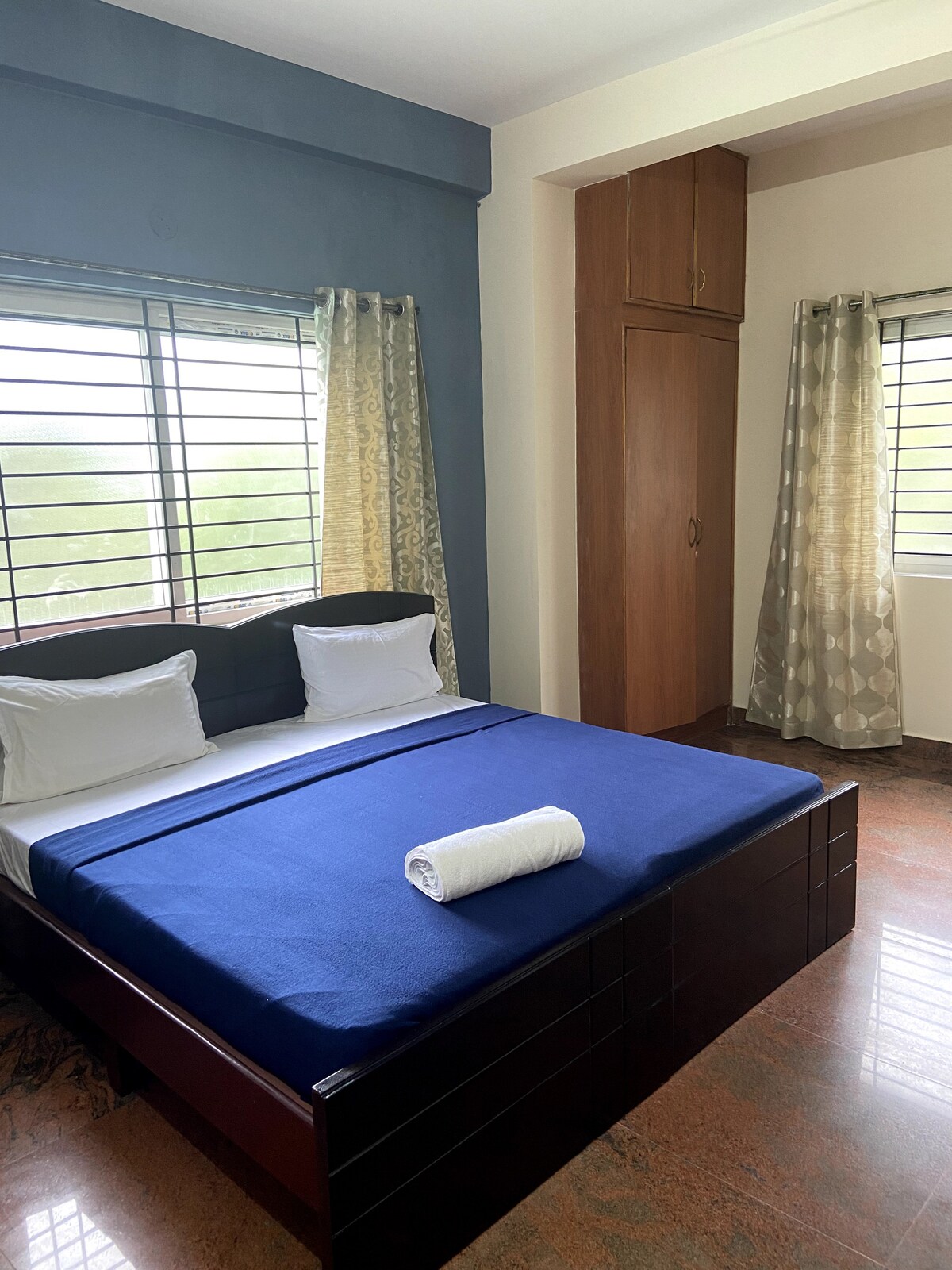 Private room with shared bathroom in Koramangala