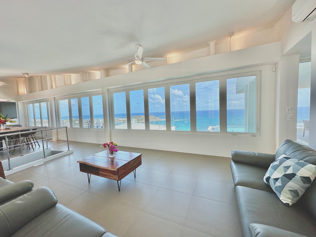 Ultra Modern Tropical Villa w. stunning sea views