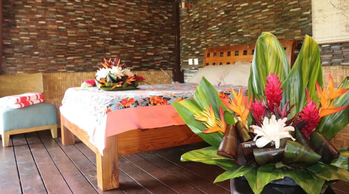 游览往年大溪地（ Tahiti ）的浪漫平房