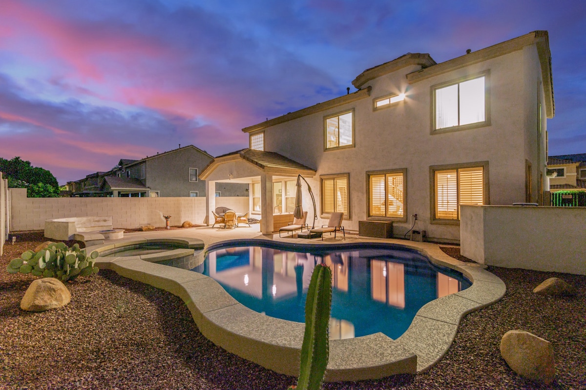 Southwestern Oasis in Surprise with pool and spa