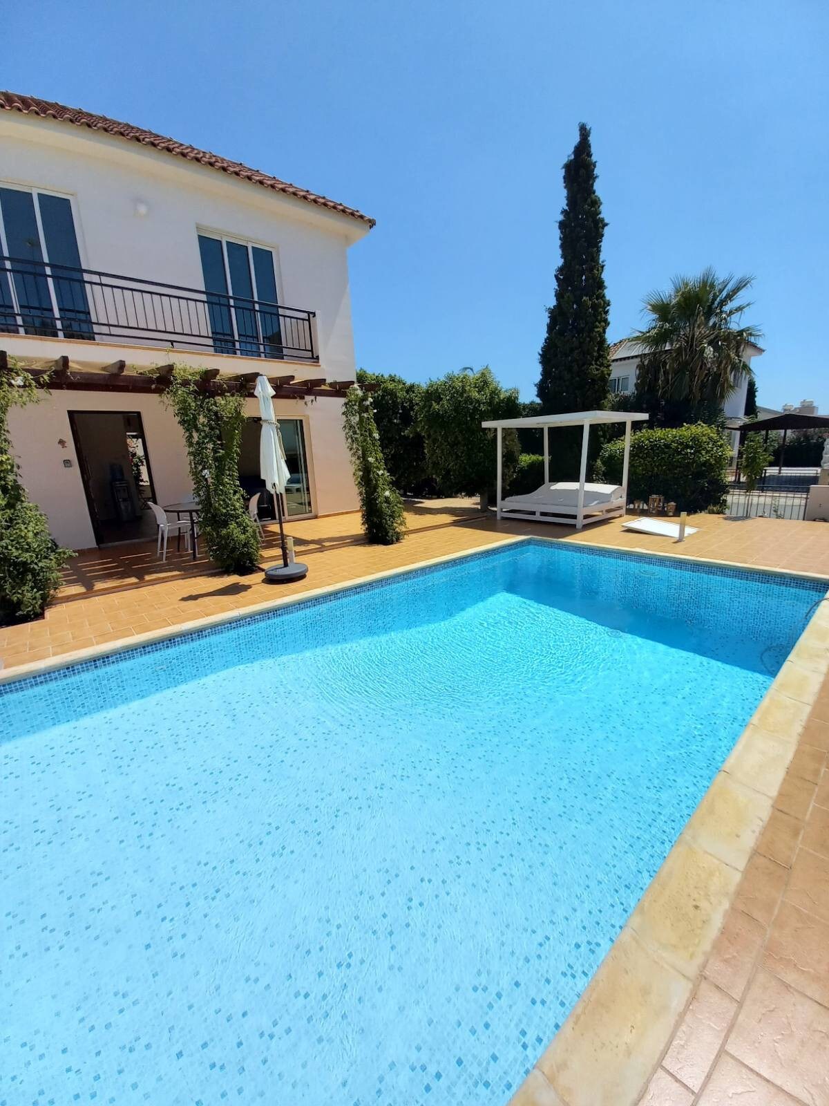 Summer Breeze - Cheerful 2 bedroom villa with pool