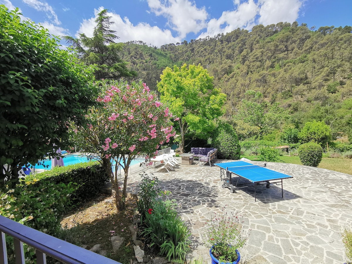 Chambre d'hôte dans villa + piscine / 2 nuits min.