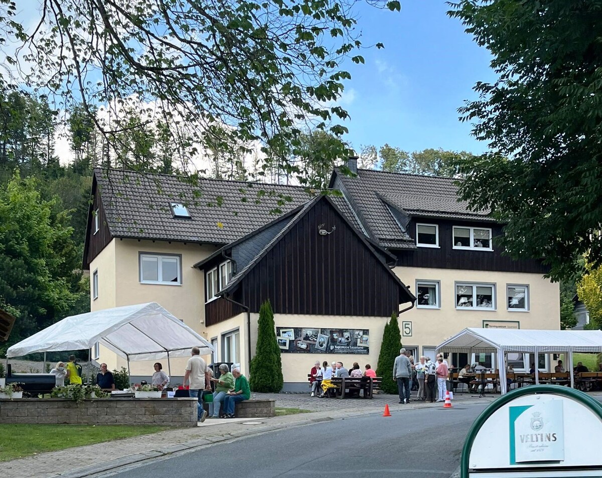 Gruppenunterkunft inkl. Gemeinschaftsräumen (TopLokatie Sauerland)