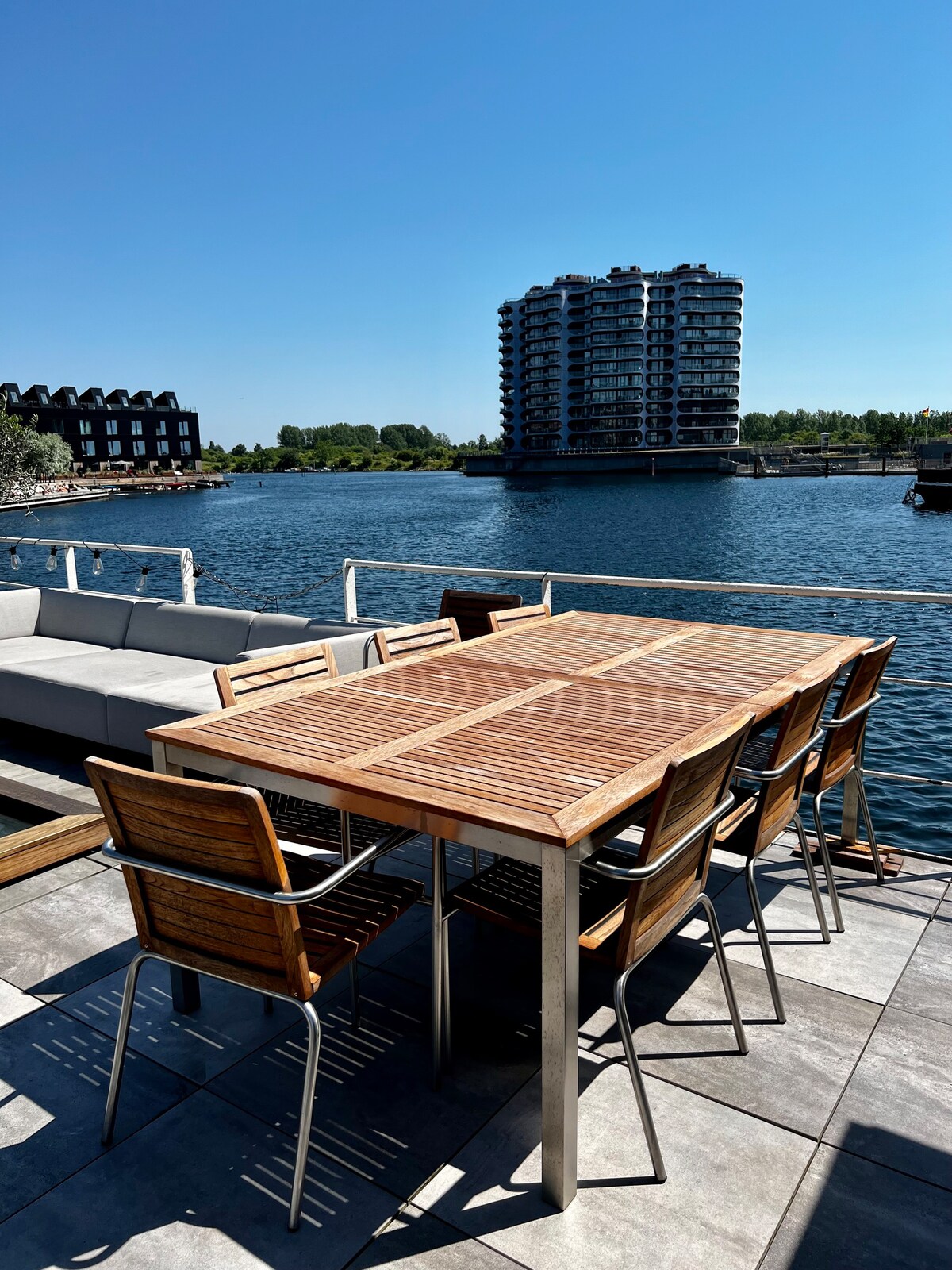 Wonderful House Boat In the canal city of CPH