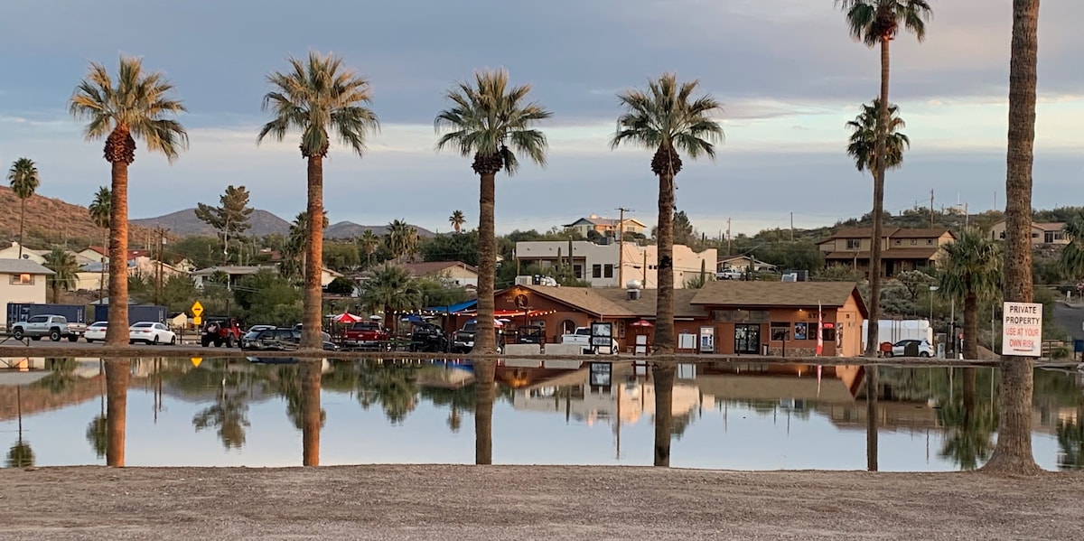 Quiet place to get away in a hidden desert oasis 4