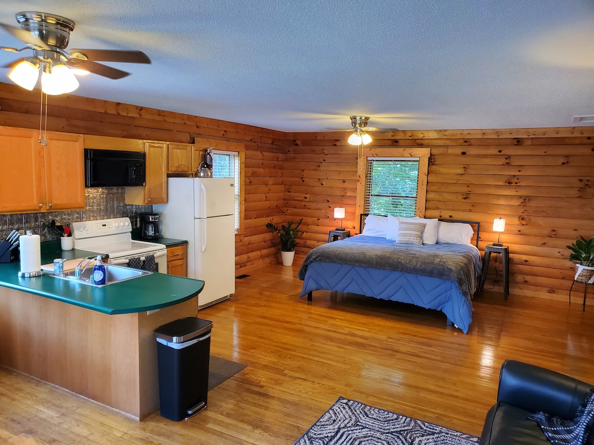 Studio Cabin at Penmerryl Farm