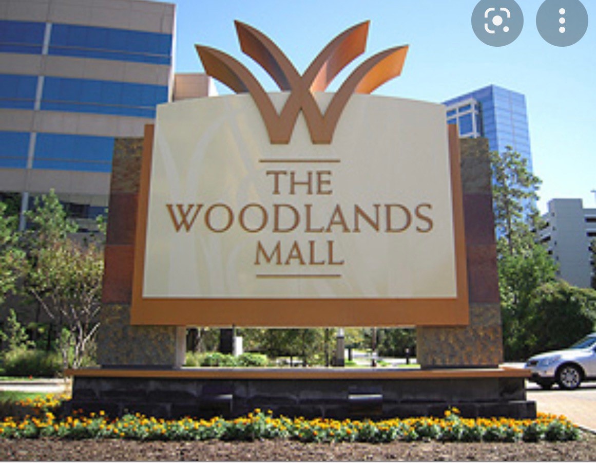 林地购物中心（ Woodlands Mall ）的宽敞房源2个出口。