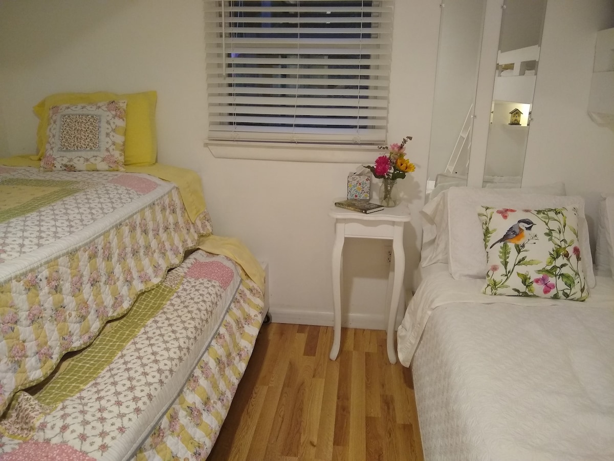 Family suite - mini apartment; pool/ patio sharing