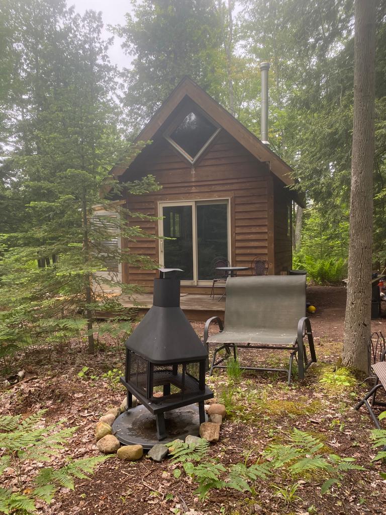 Robins Nest. A beautiful, off-grid, tiny home