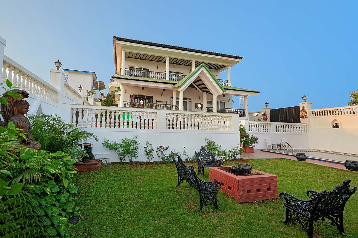 StayVista Ananda Villa with Pool and view