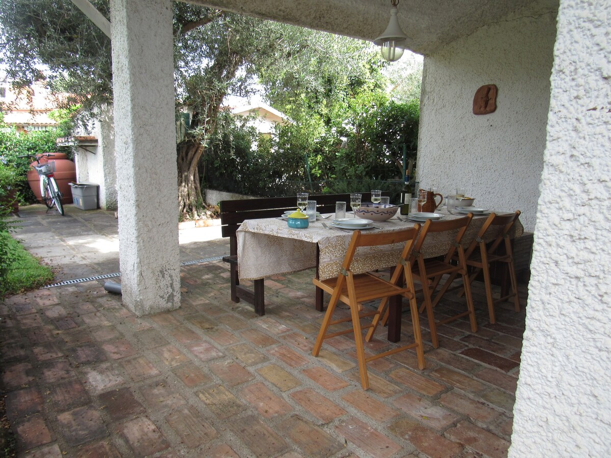 La Casa dei Nonni - peaceful home by beach & golf