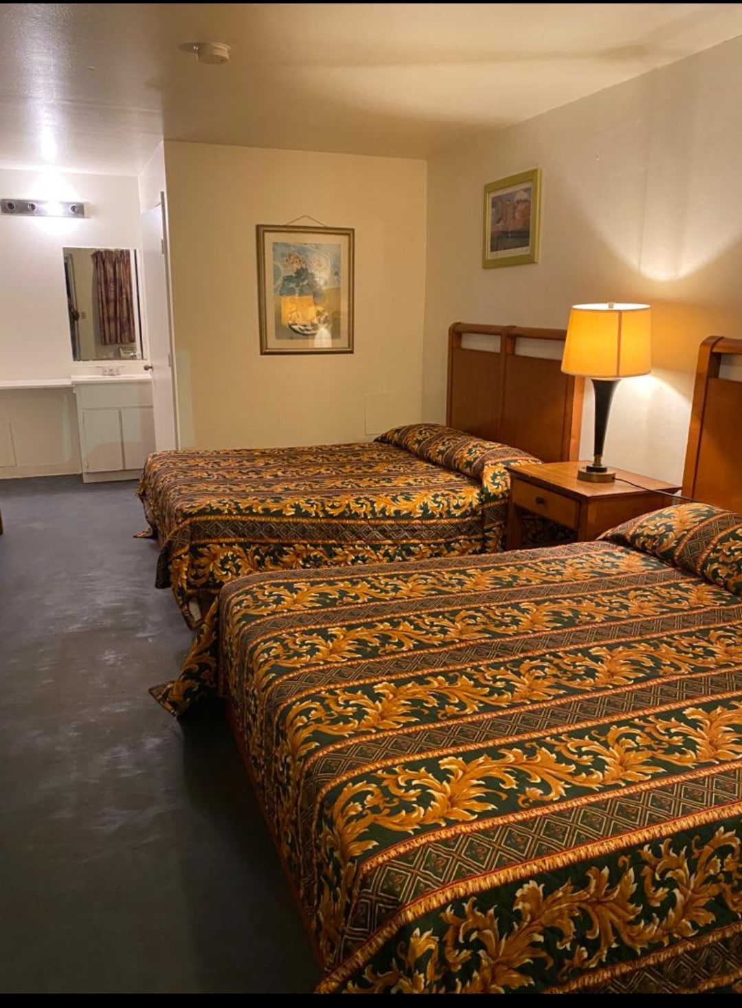 family owned hotel 2 beds