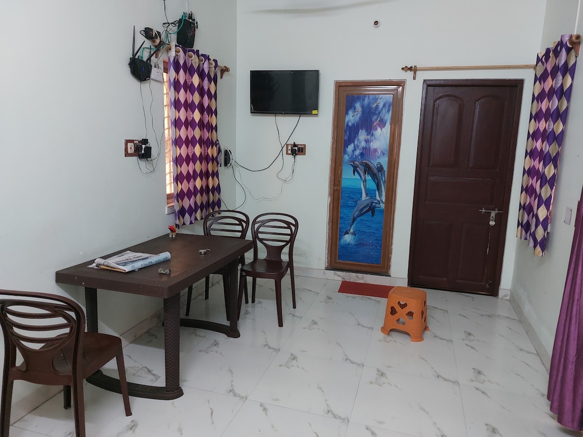 Cozy A.C. Deluxe Room 5 mins to [Kolkata Airport]