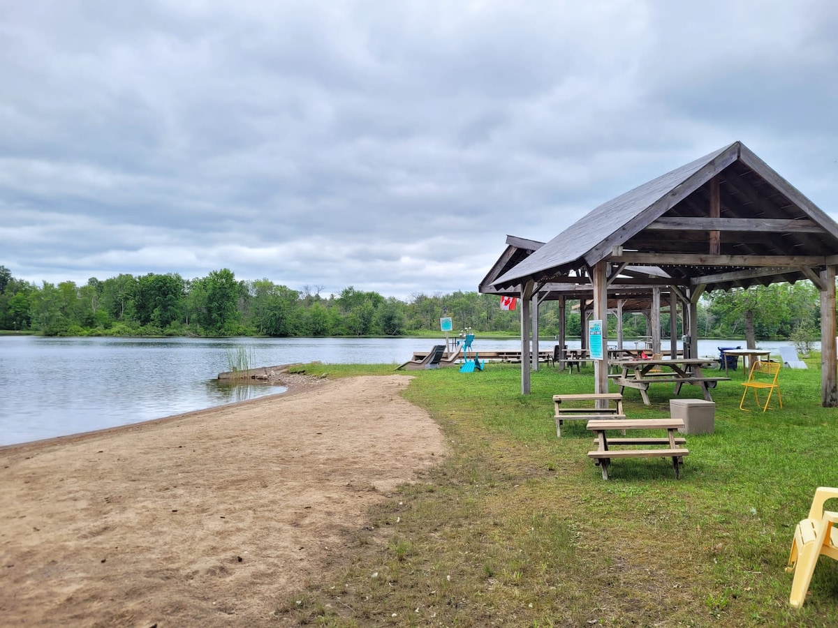 Loon小木屋： Lakefront Hideaway度假村- 3间卧室