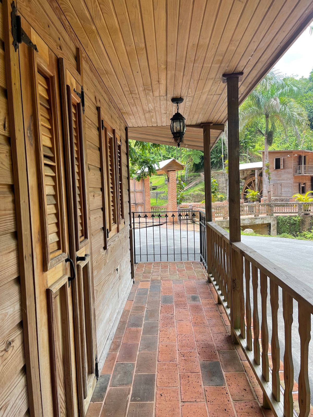 历史悠久的乡村房屋| Hacienda Lealtad