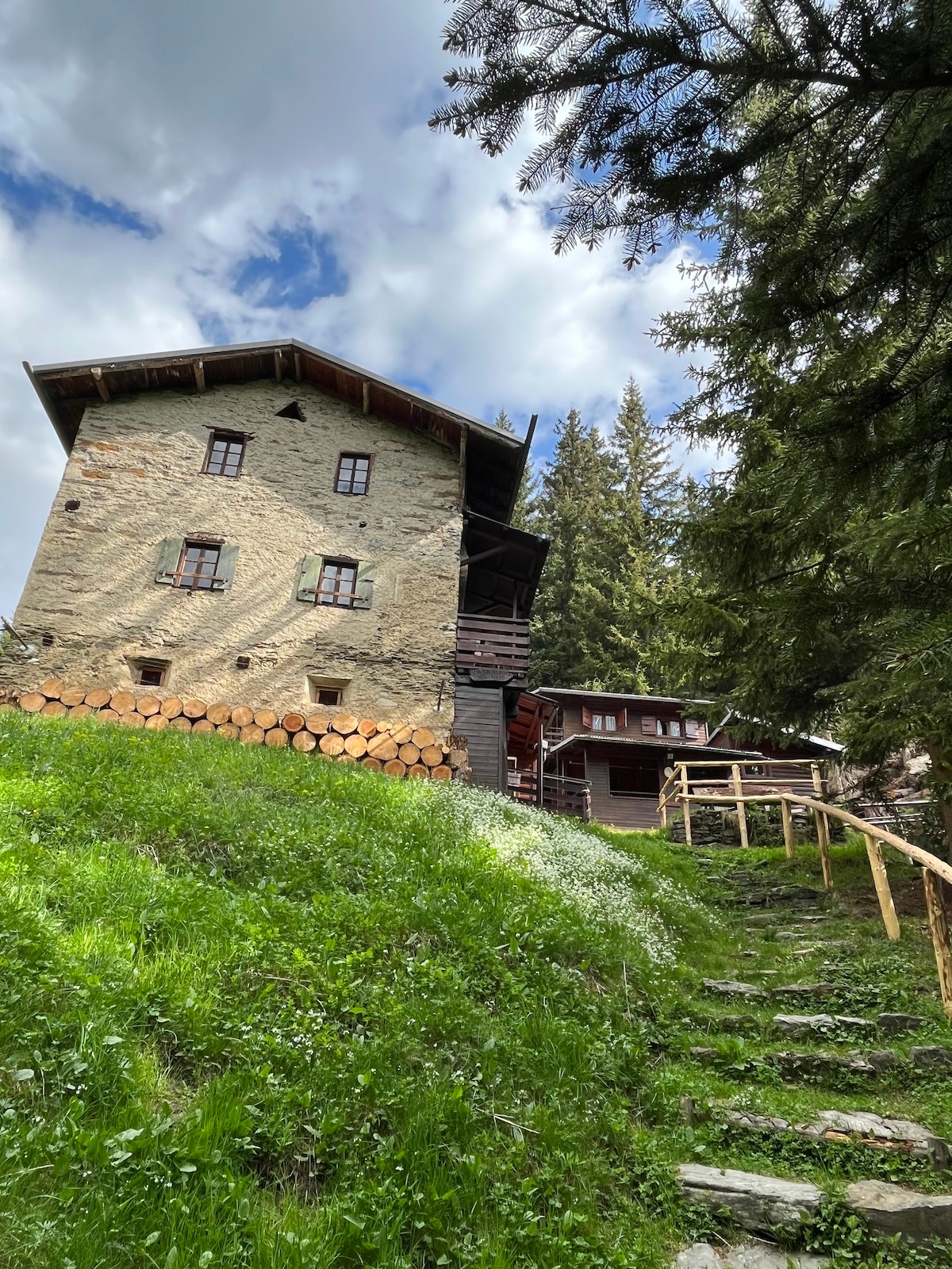🌲 度假木屋Pòz Alpine度假木屋，宽敞的户外空间