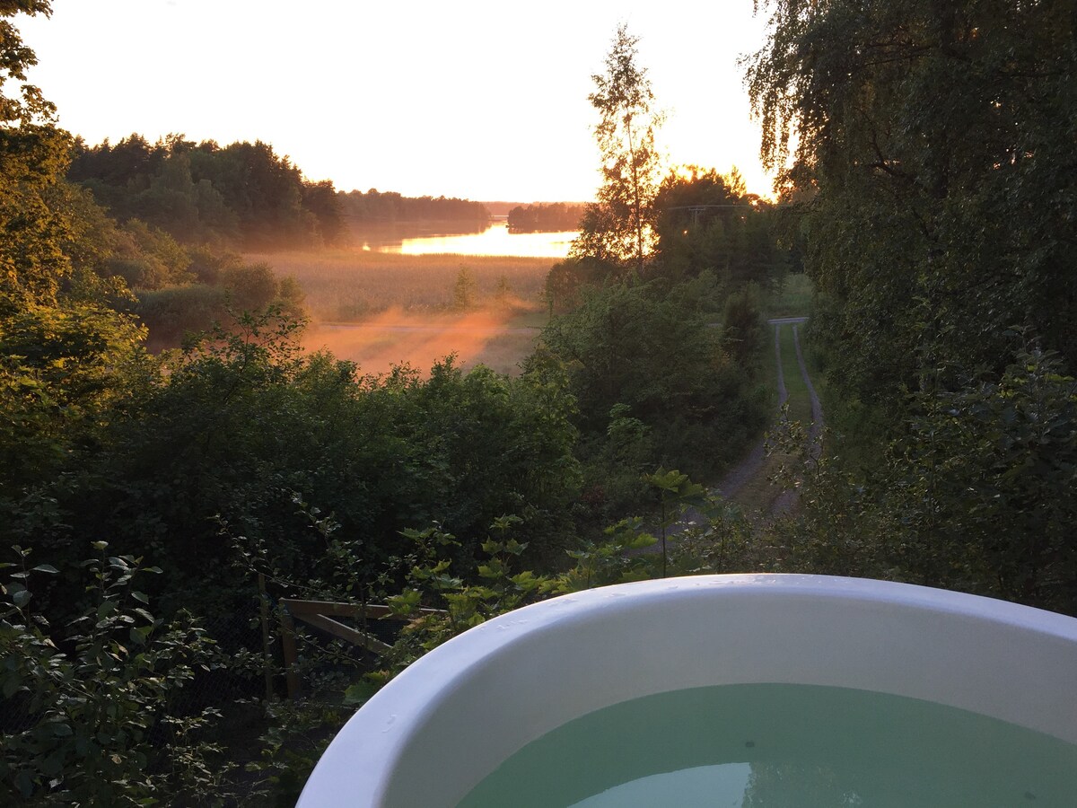 Sommardröm med vedeldad bastu och badtunna!