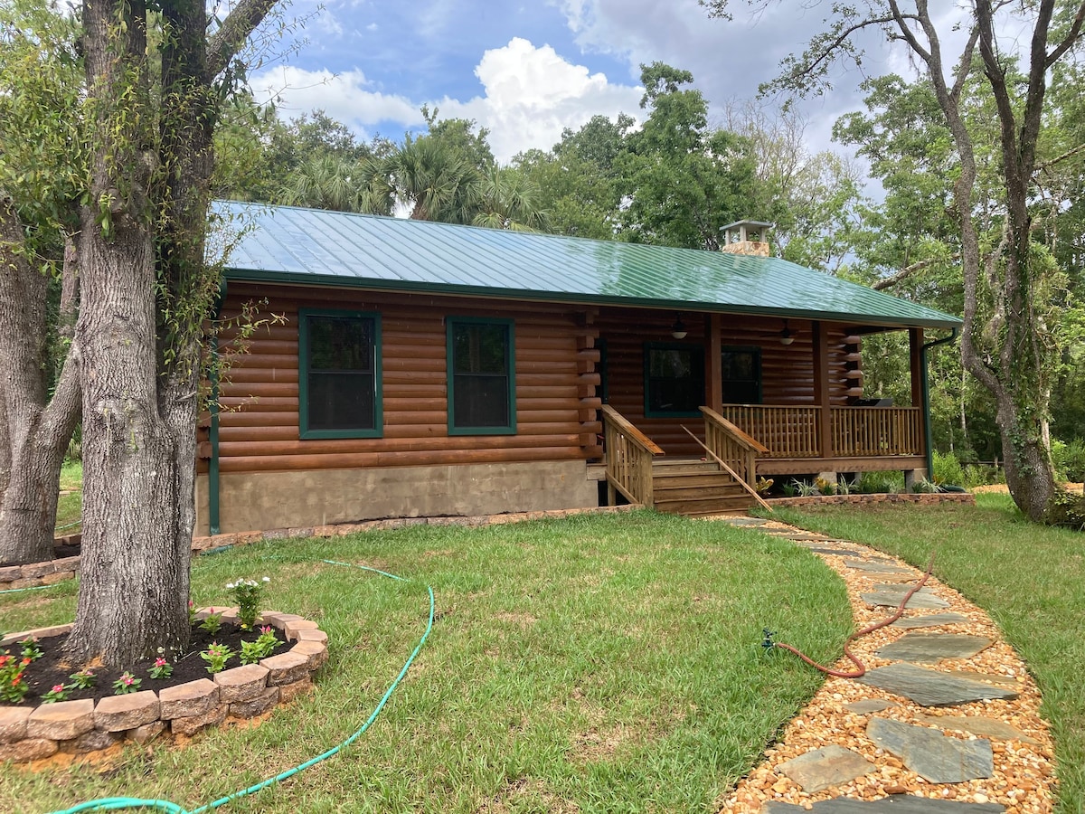 Beautiful recently renovated cabin on Ozello Trail