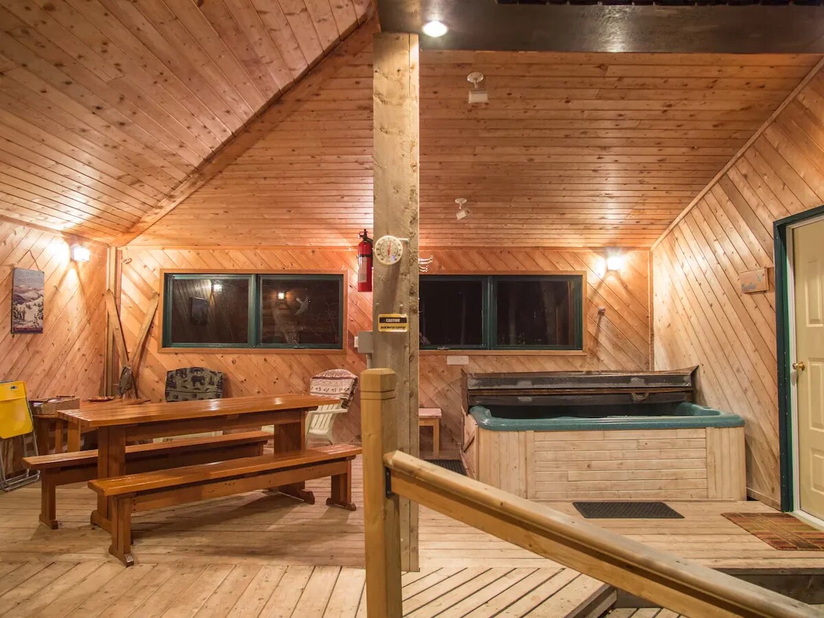 Turtle Mountain Cabin - Sauna & Hot Tub