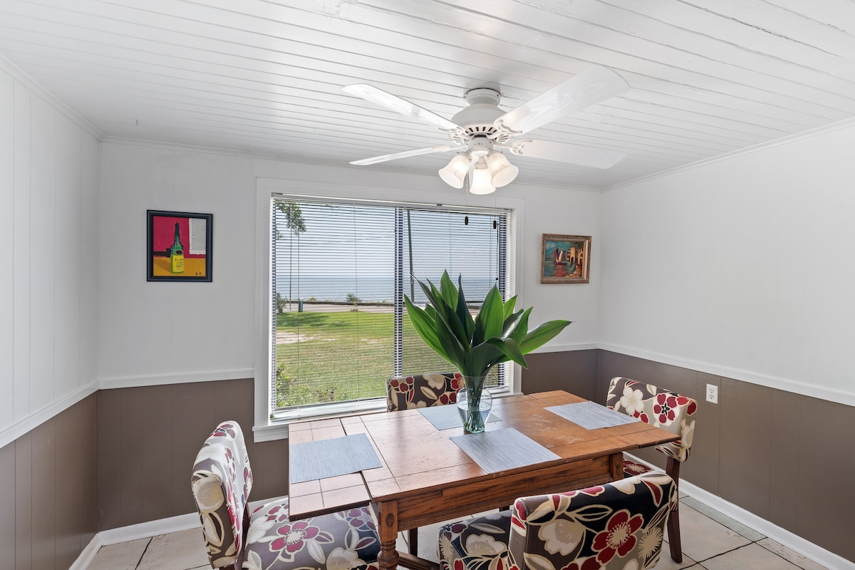Driftwood Cottage-cozy two-bedroom on Mobile Bay!