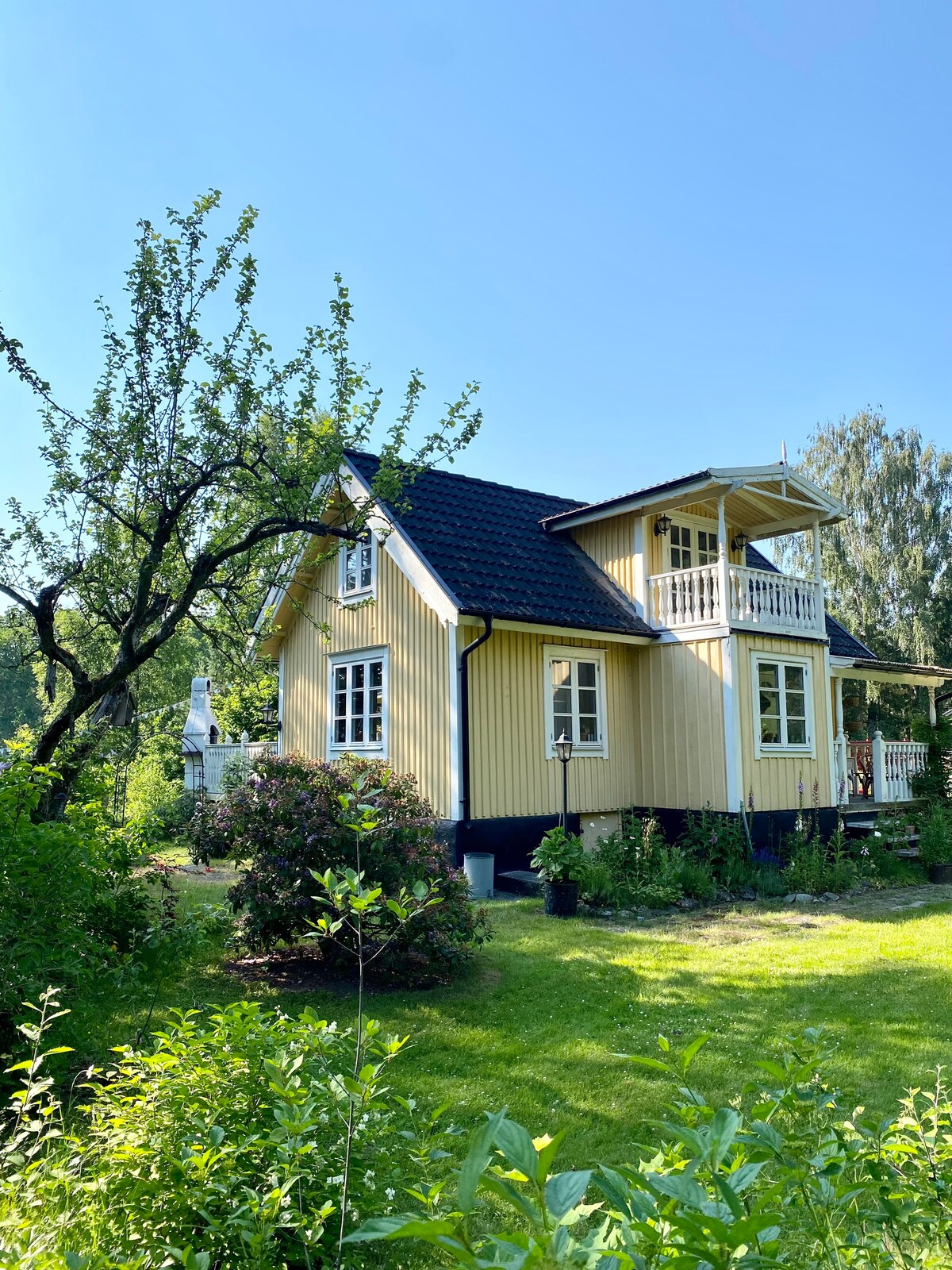 Idylliskt semesterboende nära hav och natur