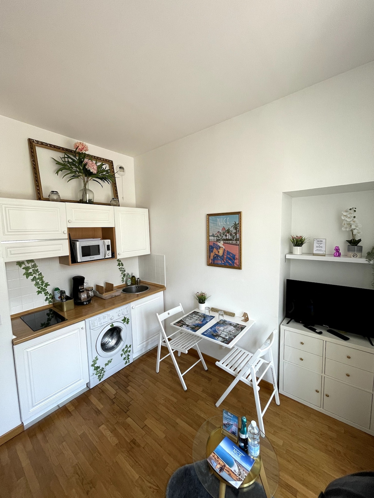 舒适的单间公寓位于Jean Médecin ，配有空调。
