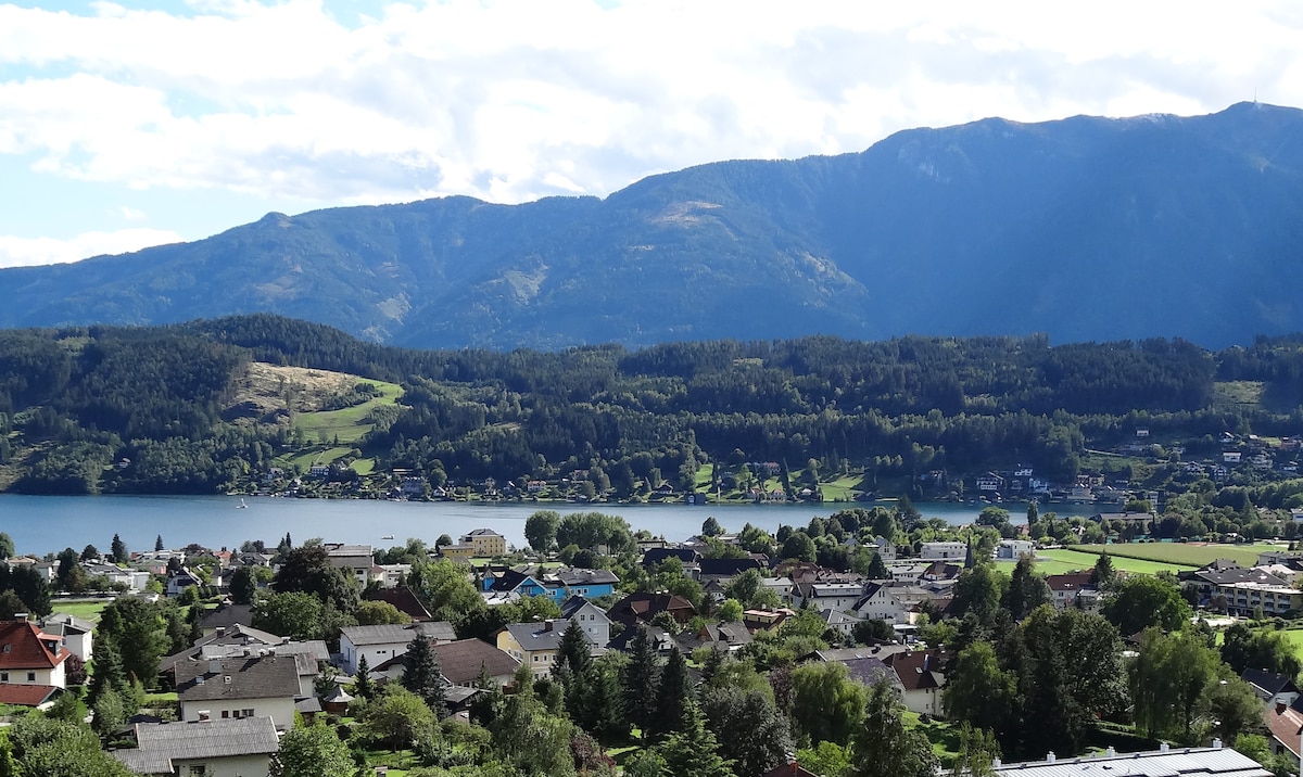 Kristin - Großzügige Wohnung mit Seeblick und Pool