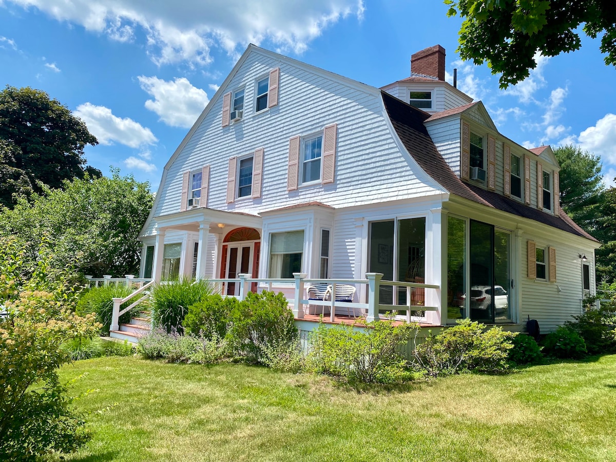 *YORK HARBOR SERENITY* | Harbor Haven