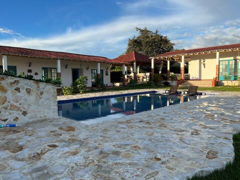 La Fortuna-14 guests-Pool-4 Bedrooms