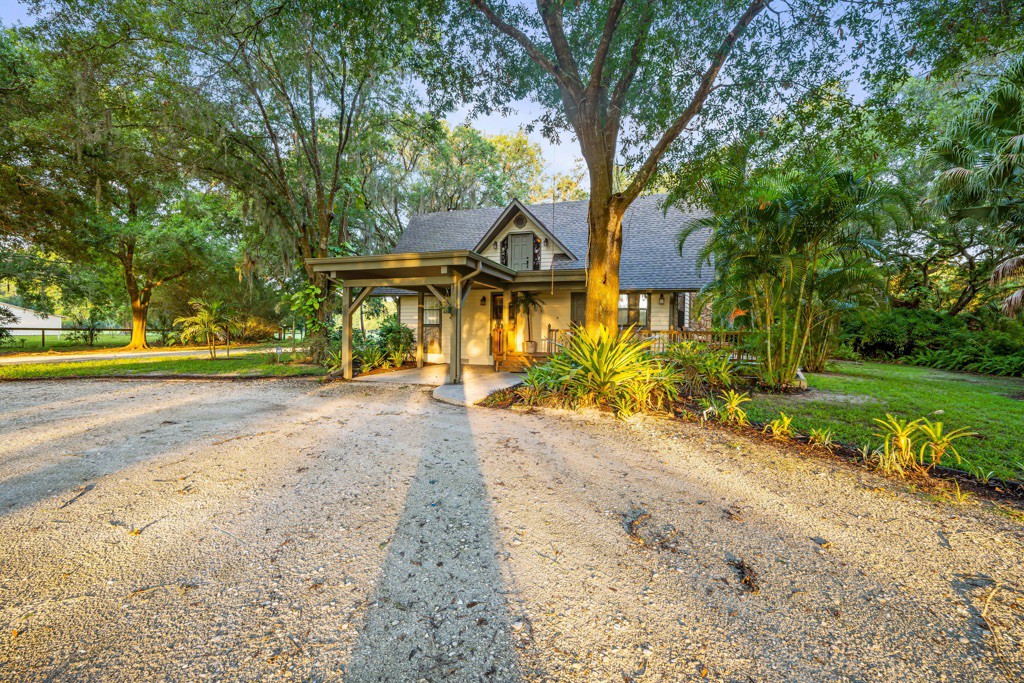 Shangri-Lodge Cabin on 3 Acres