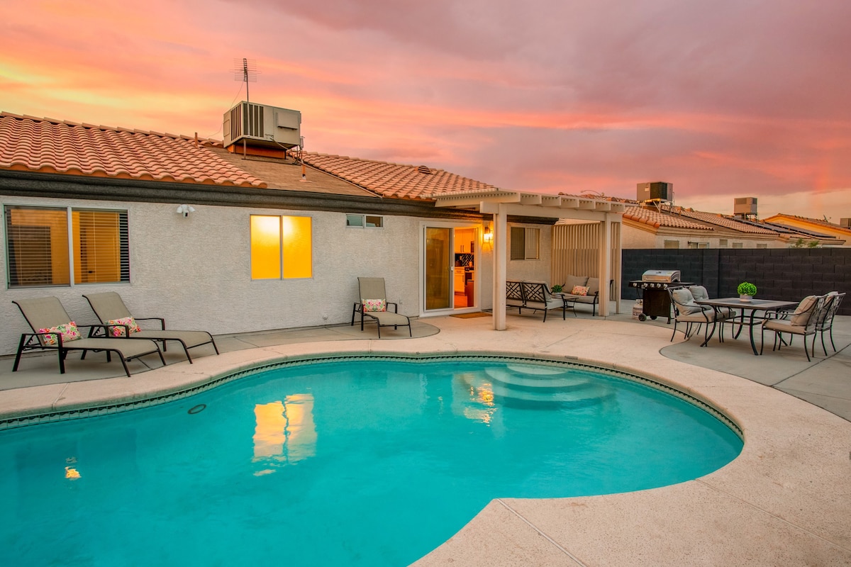 ❤️Postmodern Oasis: 3BR with Pool & Pool Table