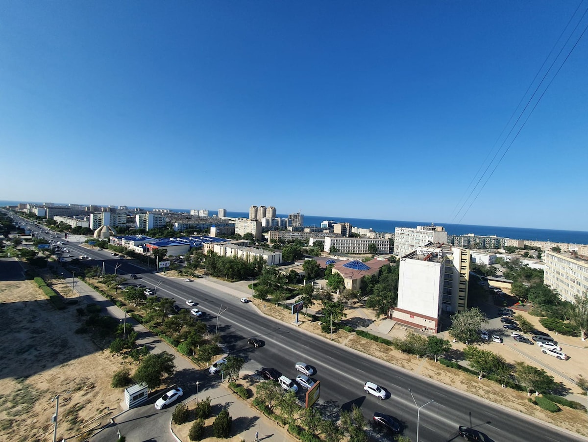 位于阿克陶（ Aktau ）金色广场的公寓