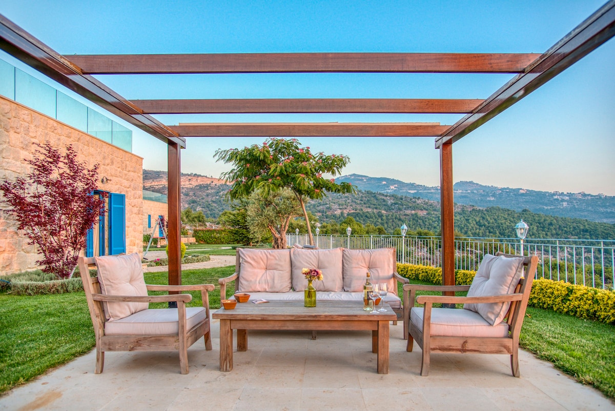 Red Oak House W/ Garden in Assia, Batroun District