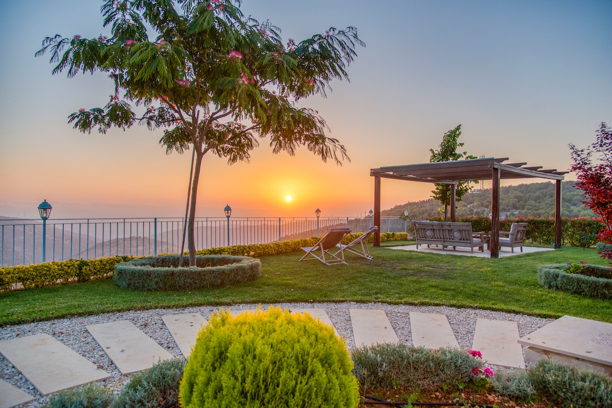 Red Oak House W/ Garden in Assia, Batroun District