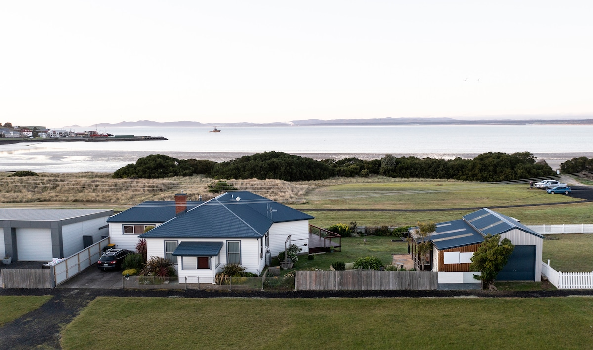 斯坦利海滩别墅（ Stanley Beach House ） ，可欣赏迷人的坚果景观！