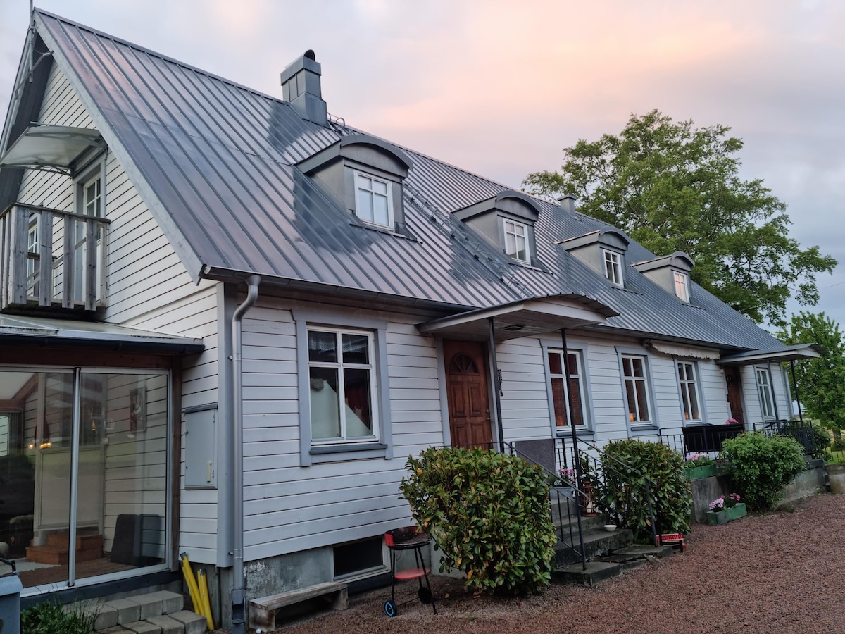 距离巴斯塔德港（ Båstad harbor ） 5公里的乡村舒适住宿！