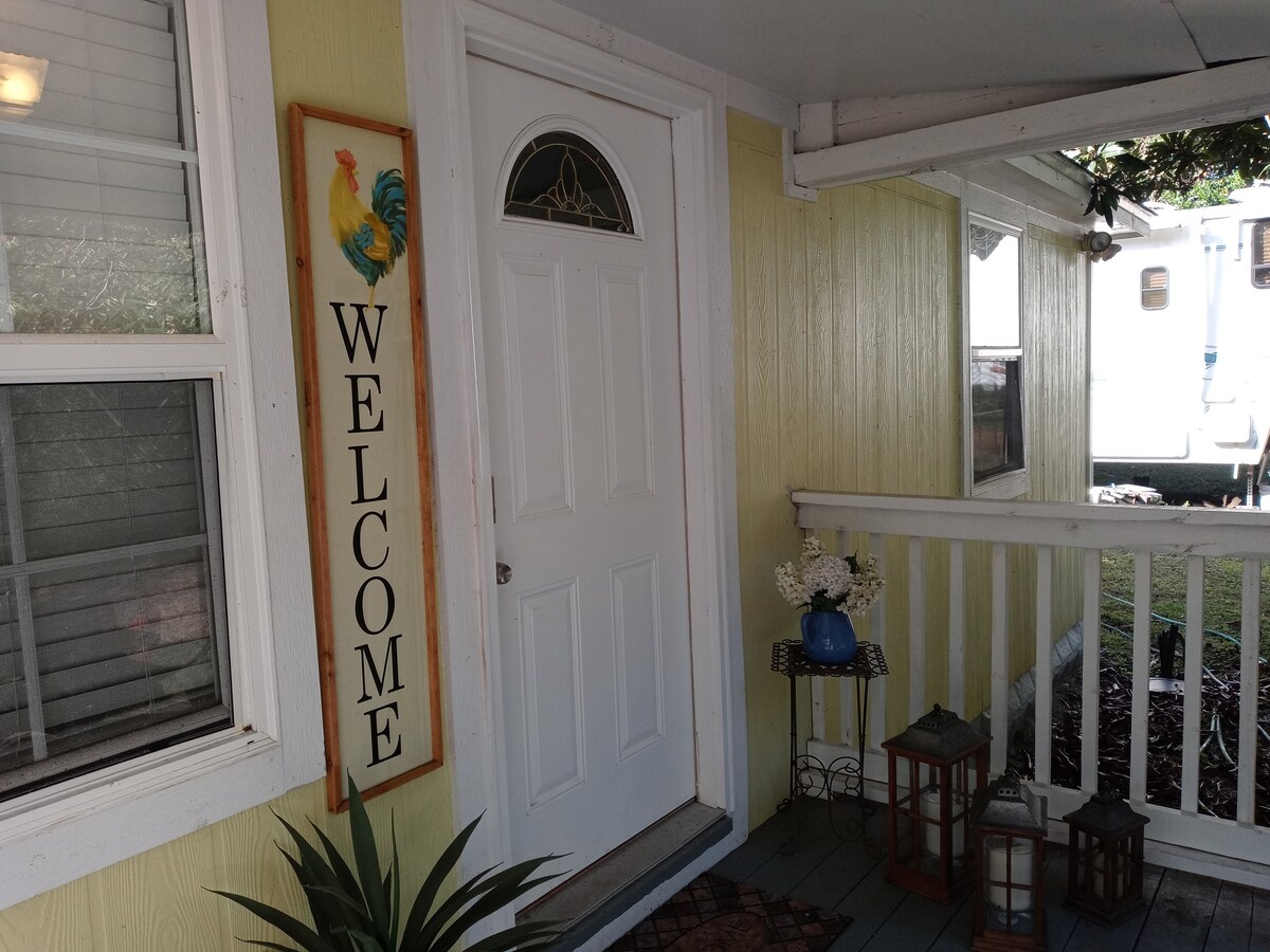 Cute Cottage centrally located to Tallahassee, FL