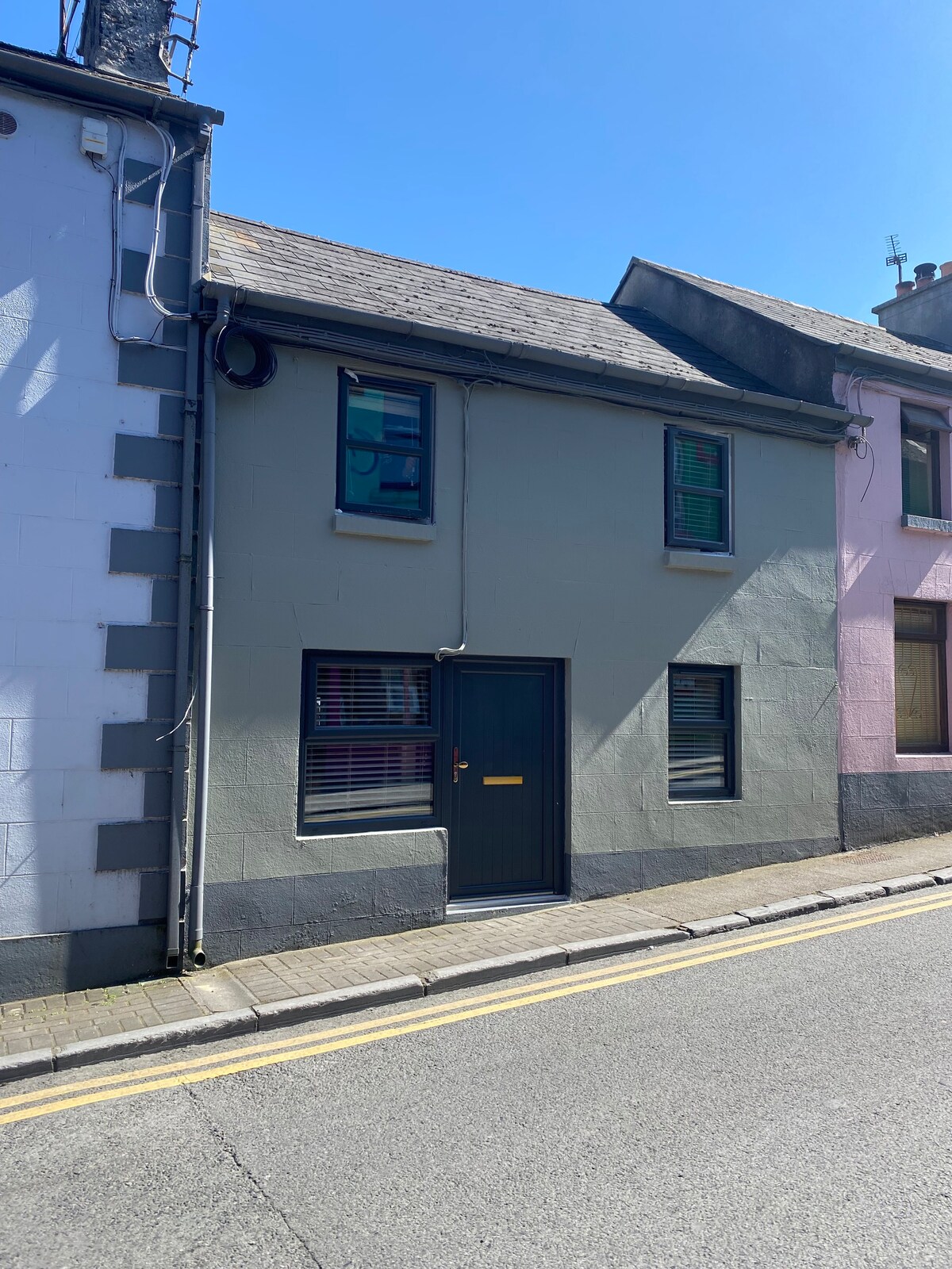 Cheerful & Quirky townhouse in a great location.