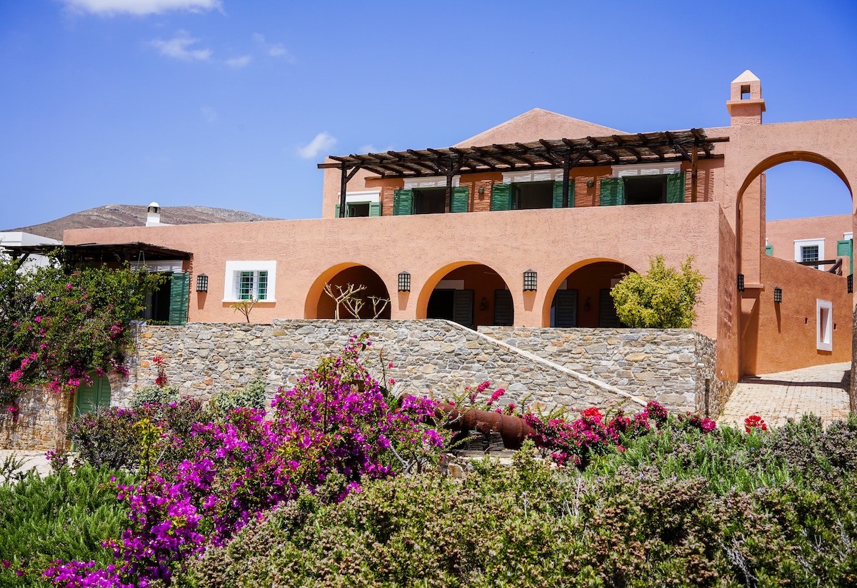 Exquisite beachfront mansion, 7 bedrooms- Syros