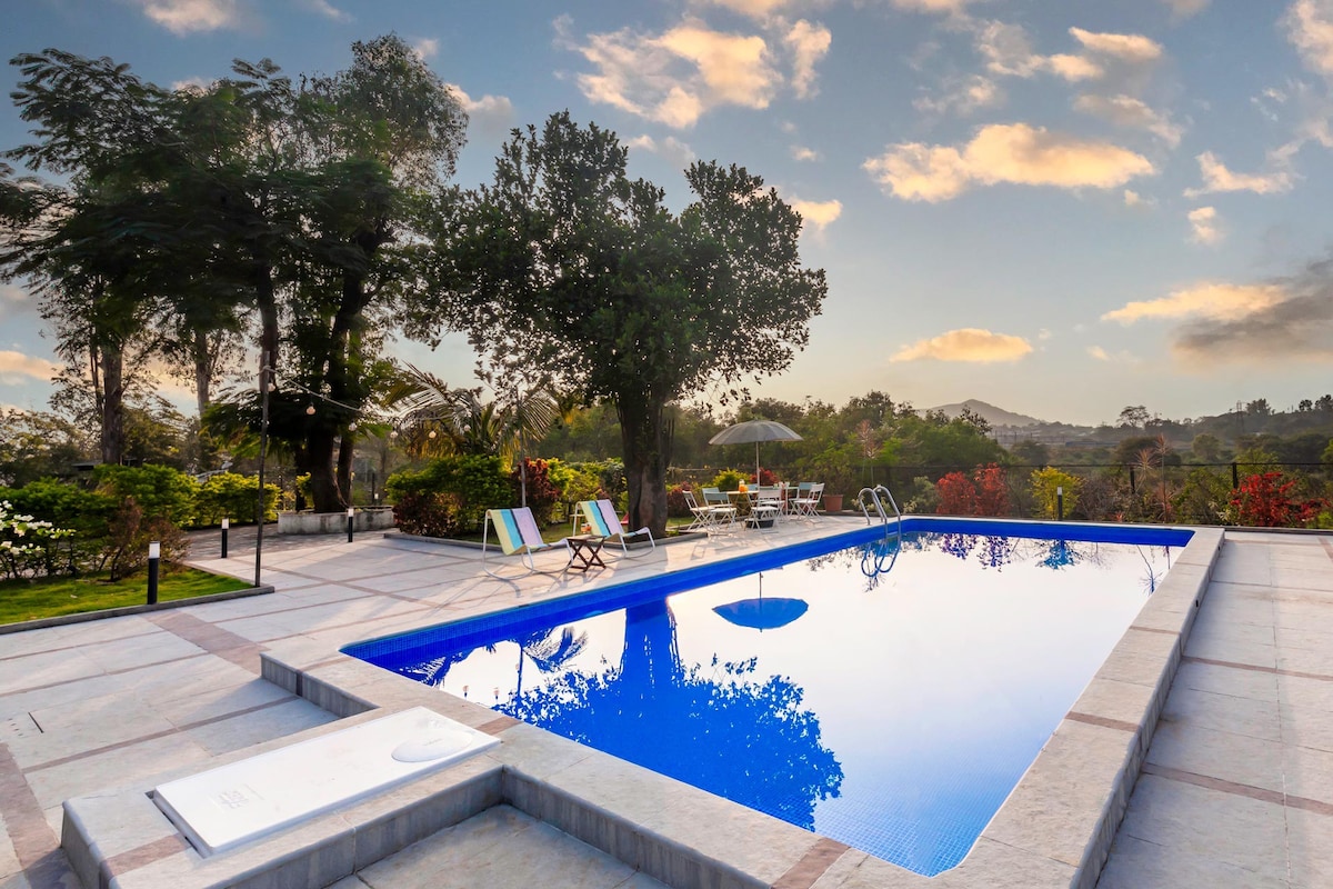 StayVista Villa Aangan - 5BR with Pool & Lawn