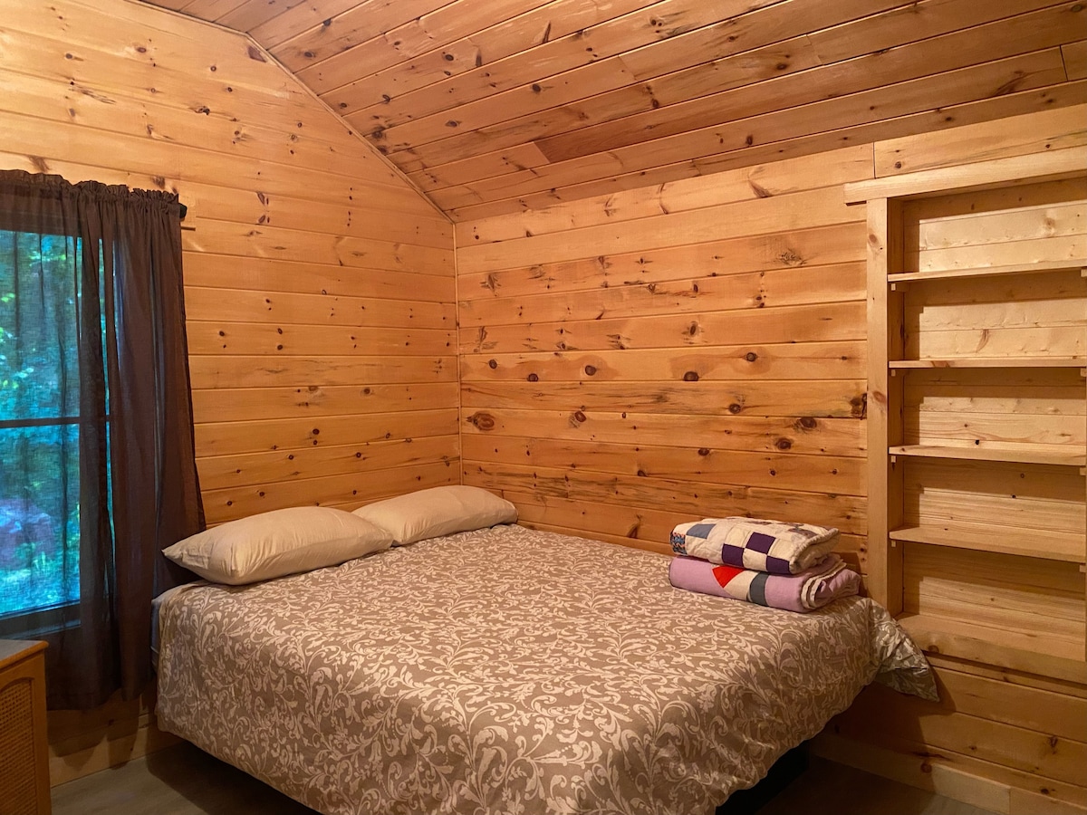 舒适的3卧室原木小屋，可通往湖泊