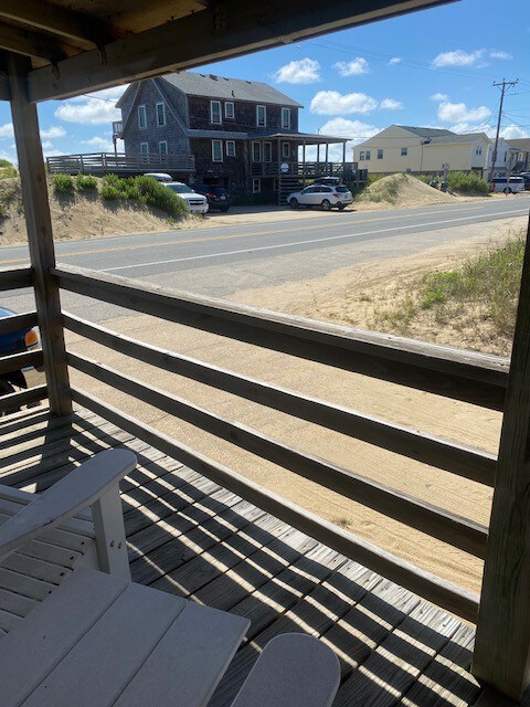 Classic Surf Shack on the Beach Road