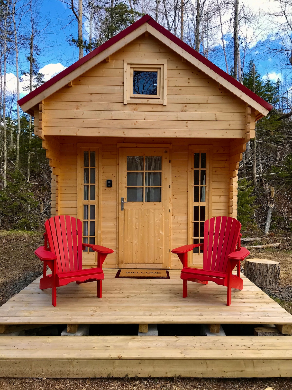 Stunning Brookside Bunkie Experience - Honey Crisp