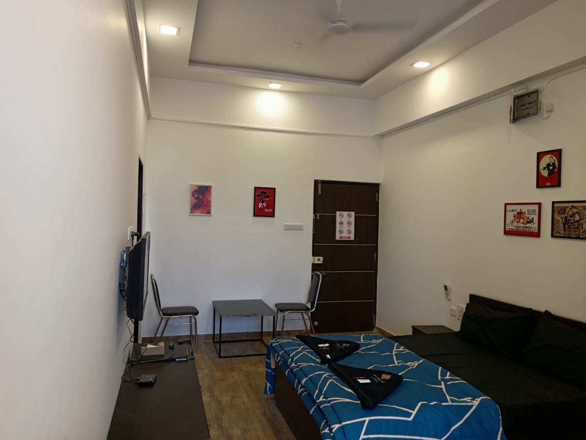 Lovely Studio Room with Shared Pool (Near Imagica)