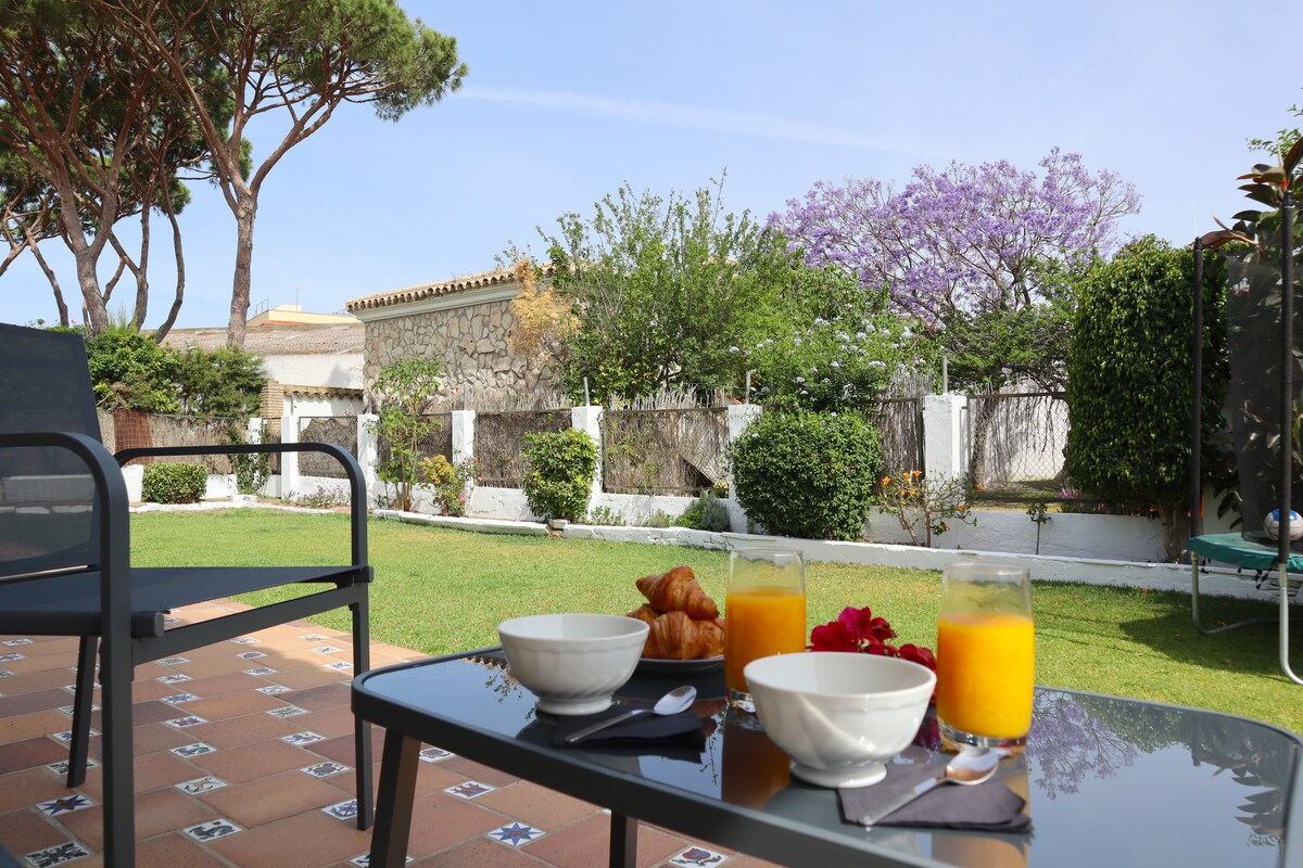 Chalet con gran jardín, perfecto familias o amigos