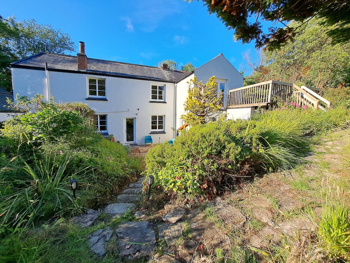 Unique characterful cottage on North Devon coast