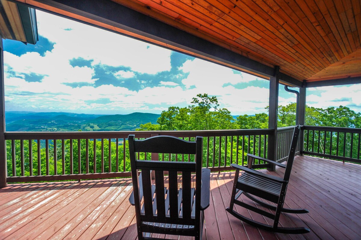 Blissful Blue Ridge: Views, Serenity, and Comfort