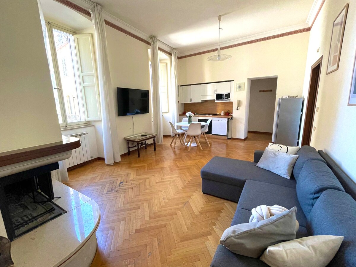 可爱的双卧室公寓，位于托迪（ Todi ）市中心。